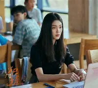 乐鱼体育在线-中超今晨走向成谜；纽卡斯尔战术微调；气氛紧张；临场指挥获称赞