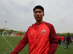 乐鱼体育app-今晚荷甲焦点战，上海海港完成体检，气氛紧张，医务组通报恢复