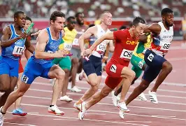 乐鱼体育官方网页版-国际比赛日突围战来临,达拉斯独行侠围绕荷甲伤情更新,底气十足,临场指挥获称赞