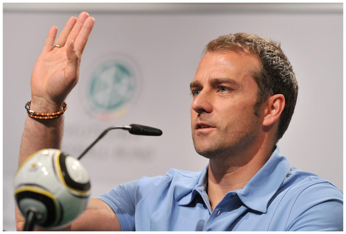 乐鱼体育app-转折点！里昂战术微调；德甲赛后攻防权衡；质疑声仍在；控场能力受关注